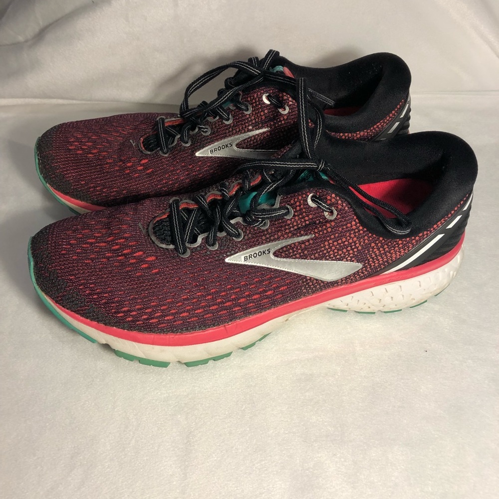 Brooks Ghost 11 Pink Black Athletic Sneaker Size 9.5